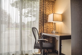 Standard Room, 1 King Bed, Ground Floor