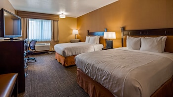 Suite, Multiple Beds, Refrigerator & Microwave, Courtyard View