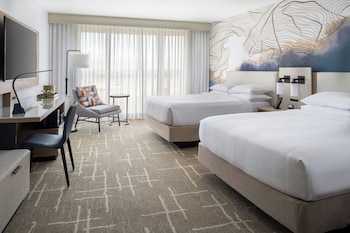 Room, 2 Queen Beds, Larger (Hearing Accessible)