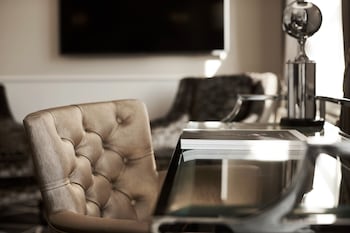 Junior Suite with Lounge access