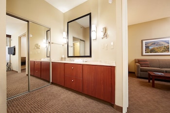 Suite, 1 King Bed, Balcony