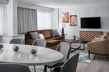 Suite, 1 King Bed, Non Smoking