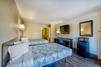 Deluxe Room, 2 Double Beds, Non Smoking, Refrigerator & Microwave