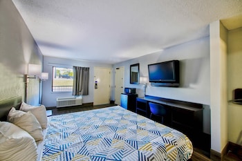 Deluxe Room, 1 King Bed, Accessible, Non Smoking