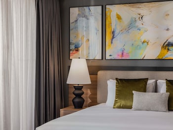 Deluxe Room, 1 Queen Bed