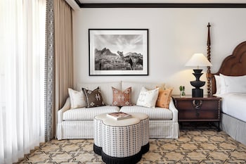 Room, 2 Queen Beds (Camel Back View Room)