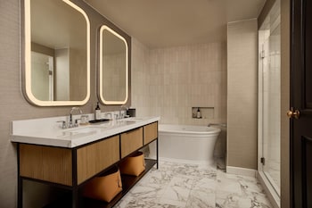 Suite (Mount Powell)