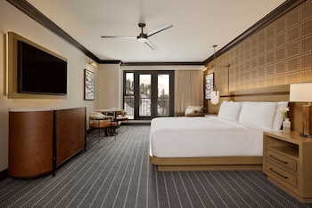 Room, 1 King Bed, Mountain View