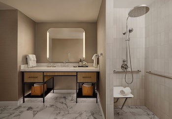 Room, 2 Queen Beds, Accessible (Shower)
