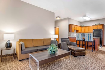Suite, 1 Queen Bed, Non Smoking, Kitchen