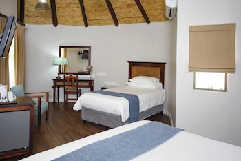 Room, 2 Twin Beds, Garden View