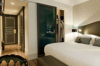 Classic Room Opera View