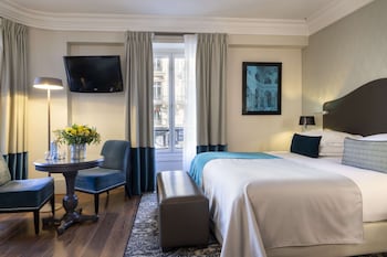 Deluxe Room Opera View