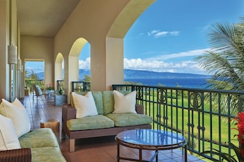 Royal Pacific Suite, 2 Bedrooms, Club Lounge access, Oceanfront