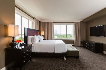 Signature Suite