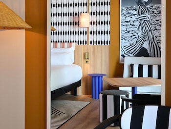 Superior Room, 1 King Bed with Sofa bed, Balcony, City View