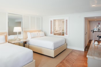 Premium Oceanfront Double Queen Studio