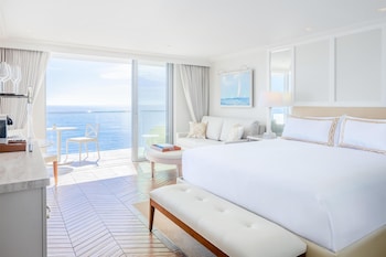 Premium Oceanfront Accessible King Studio