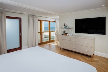Oceanfront California Suite