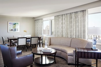 Suite, 1 King Bed, Non Smoking