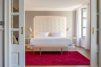 Junior Suite (Extra Bed 2Ad + 2Ch with View)