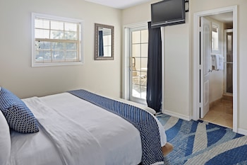 Standard Suite, 1 Bedroom (King, View)