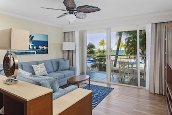 Suite, 2 Bedrooms, Mobility Accessible (King/Two Full Beds, Roll-in shower)