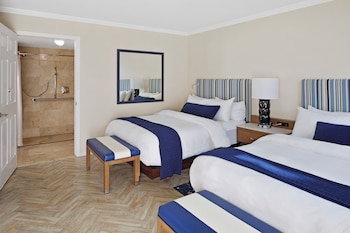 Standard Room, 2 Queen Beds, Mobility Accessible (View, Roll-in shower)