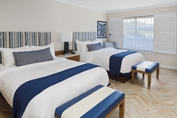 Standard Room, 2 Queen Beds (View)