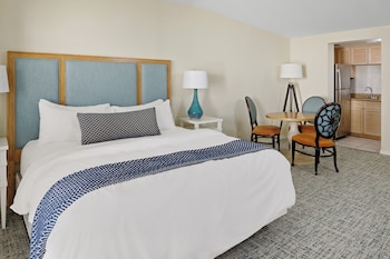 Standard Suite, 1 Bedroom (King, View)
