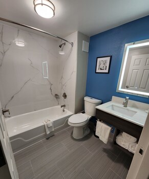 Deluxe Room, 2 Double Beds, Non Smoking