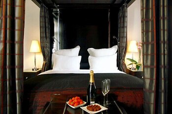 Suite (Four Poster)