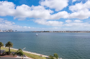 Room, 1 King Bed, Balcony, Harbor View