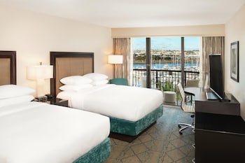 Room, 2 Queen Beds, Balcony, Marina View