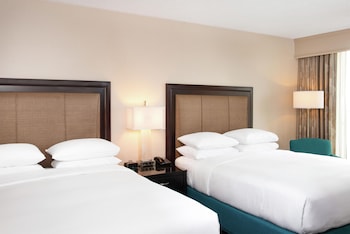 Room, 2 Queen Beds, Balcony