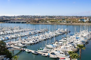 Suite, 1 King Bed with Sofa bed, Balcony, Marina View