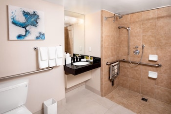 Room, 1 King Bed, Mobility Accessible, Balcony