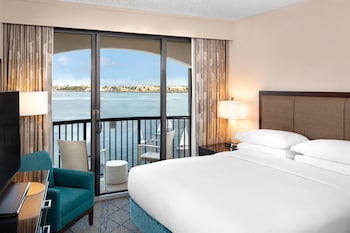 Suite, 1 King Bed with Sofa bed, Balcony, Harbor View