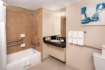 Room, 1 King Bed, Mobility Accessible, Balcony