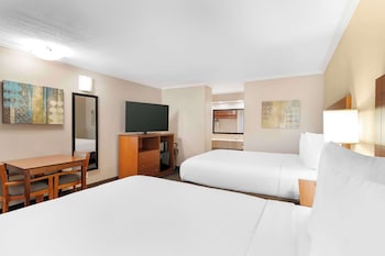 Standard Room, 2 Queen Beds, Non Smoking, Kitchenette