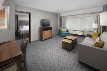 Suite, 2 Queen Beds, Accessible, Non Smoking (Hearing Impaired)
