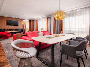 Suite, 1 King Bed, Sauna