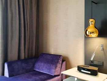Superior Room, 1 King Bed (High Floor)
