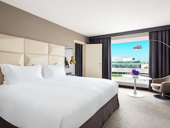 Suite, 1 King Bed (Pilsudski Square View)