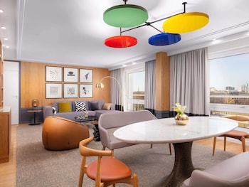 Suite (Opera. Pilsudski Square View)