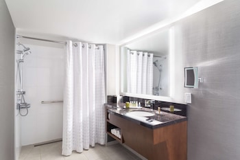 Room, 2 Queen Beds, Accessible, Non Smoking