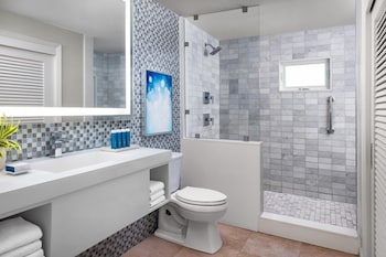 Island Village Club Level Junior Villa Suite w/ Outdoor Tranquility Soaking Tub (VJS)