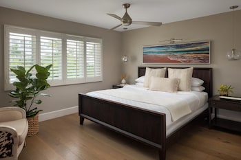 Island Village One Bedroom Butler Villa Suite w/ Balcony Tranquility Soaking Tub (VS1)