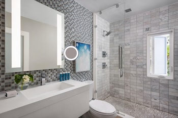 Island Village Honeymoon Luxury Villa Room (LVR)