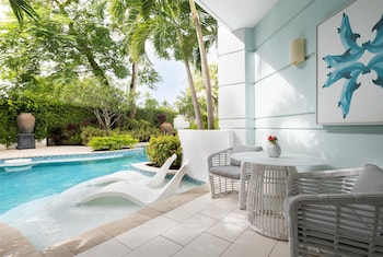 West Bay Honeymoon Hideaway Swim-up Crystal Lagoon Zen Butler Suite (ZSS)